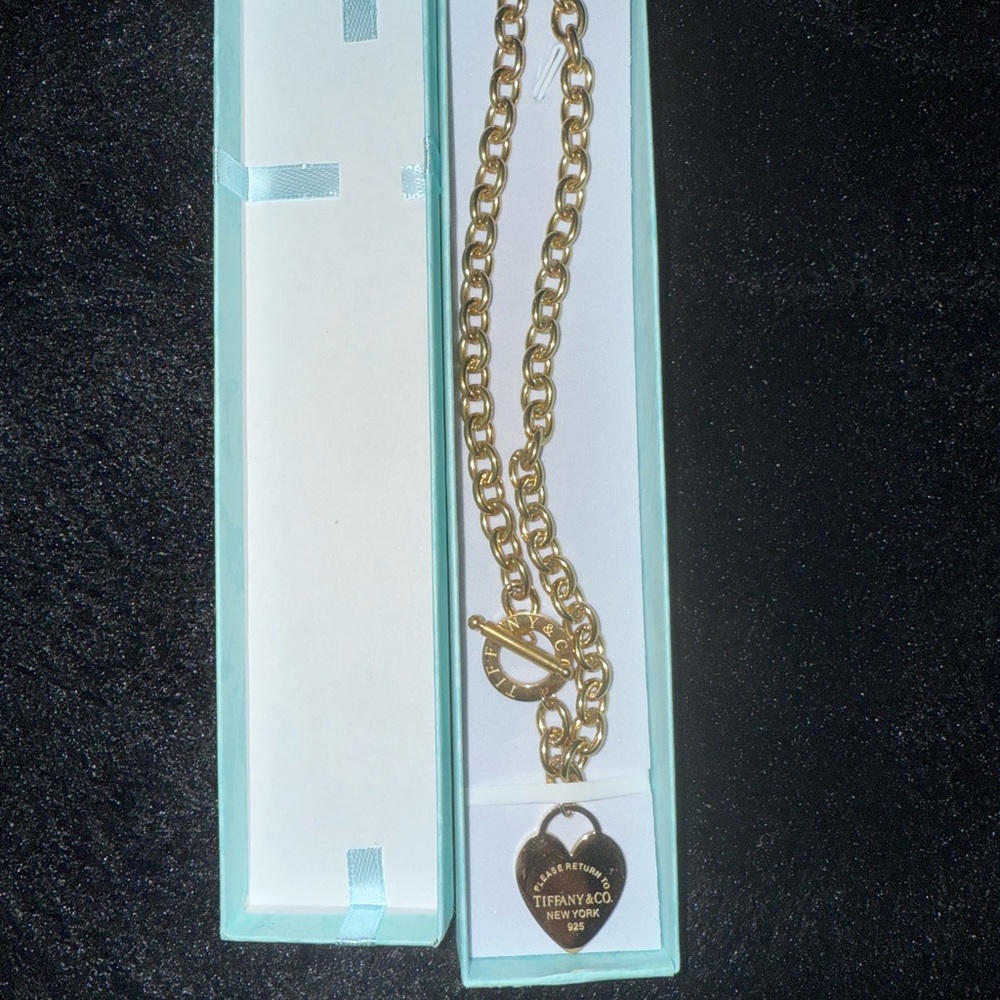 Engraved Gold Heart Tag Necklace - Picture 5 of 8